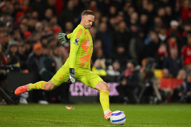 更因为他在 更因为他在