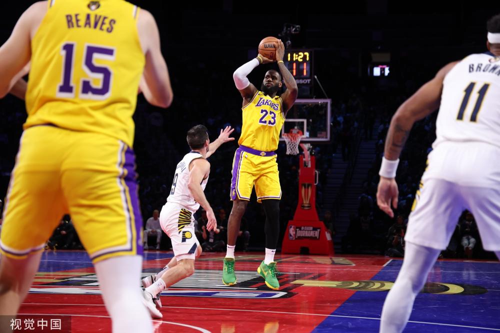 詹姆斯是一 詹姆斯是一